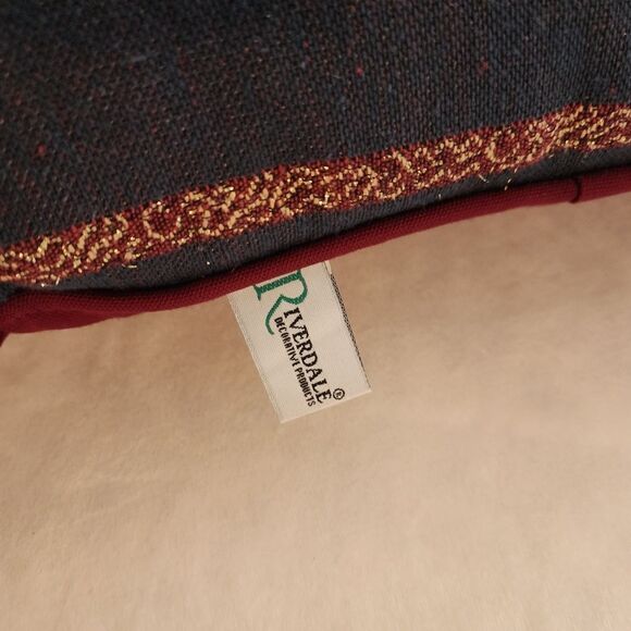 Riverdale Tapestry Christmas Three Wise Men Accent Pillow - Picture 4 of 6